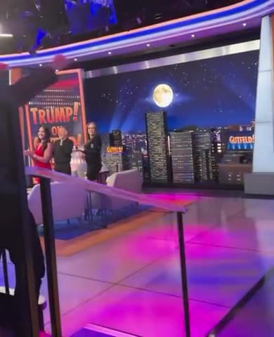 Crowd Erupts In Cheers For Donald Trump