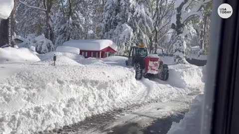 Buffalo hit with several feet of snow; residents prepare to dig out | USA TODAY