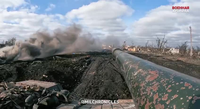 Tank battle of the 11th regiment Russia of the NM of the DPR in Pervomaisky in the Avdeevsky