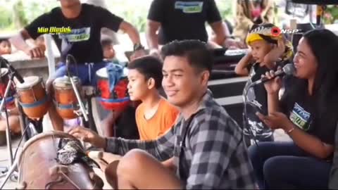 Ternyata ini penyanyi yg viral sound nya