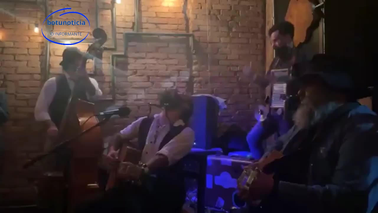 Cool Grass Blue Gang Quiprocó por Cris Cury Ramos