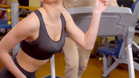 Funny Video Of Man And Woman In A Gym