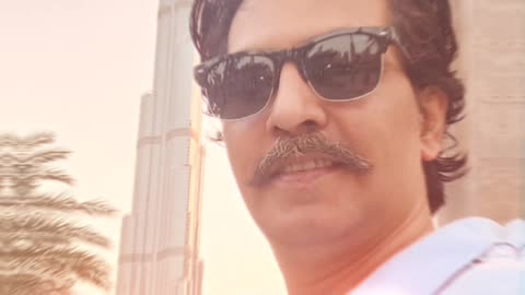 Akhiyan Farebi