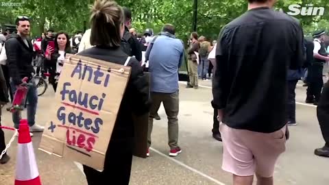 Scuffles in London as COVID-19 lockdown protesters moan about 'fake virus'