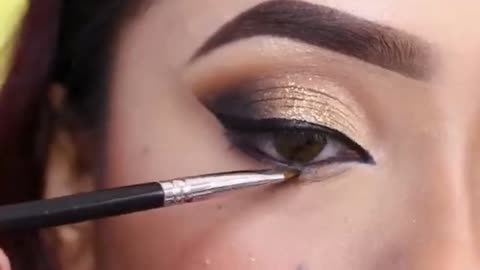 Festival Smokey Eye Makeup..!!