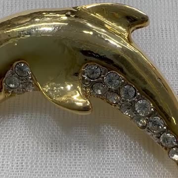 18KGP Dolphin Pin. Made with Swarovski Crystal. Rare Find Brooch. Party. Event.