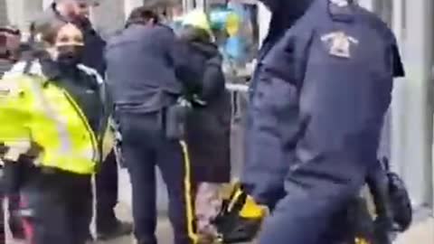 Tyrannical Police in Ottawa Don't Have Names or Badge Numbers?