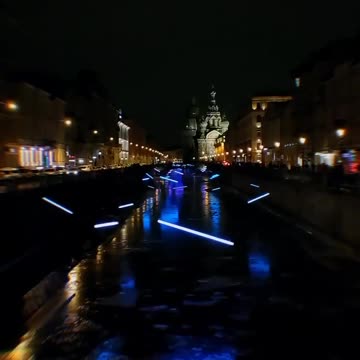 На Канале Грибоедова появилась уже традиционная праздничная подсветка.