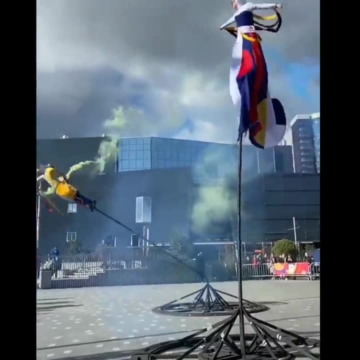 Street acrobat performance gone wrong