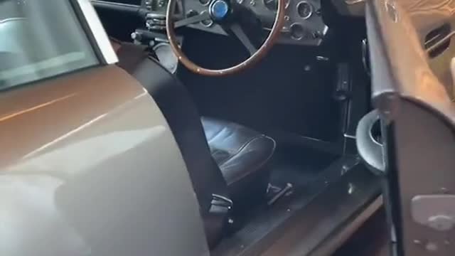 This James Bond toy car costs $250,000 and has so many gadgets! 🤑