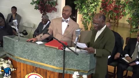 Pastor Gino Jennings- Fake signs