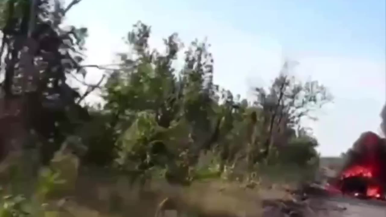 Russian Soldiers First on the Scene of APC Hit by Missile