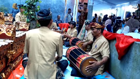 Tabuh Telu Gesuri __ Gamelan Lombok __ Gong Kebyar Saron Batu Bangke Sakra