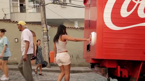 Coca-Cola Happiness Truck Brazil 30 Sec Commercial