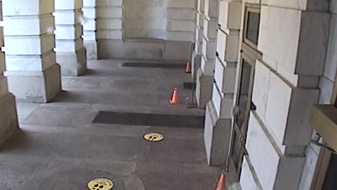 3210LHOB01MainEntranceExterior_2021-01-06_16h15min59s420ms.mp4