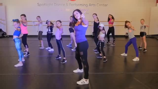 Kids hip hop dance training