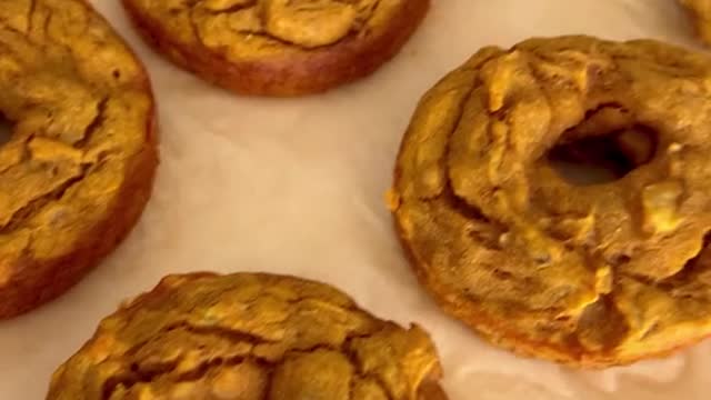 HEALTHY PUMPKIN DONUTS 🎃🍩👇🏼