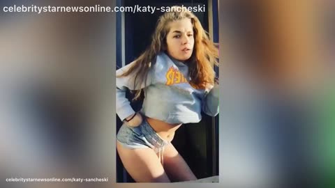 Teenstar Katy Sancheski twerks for her fans