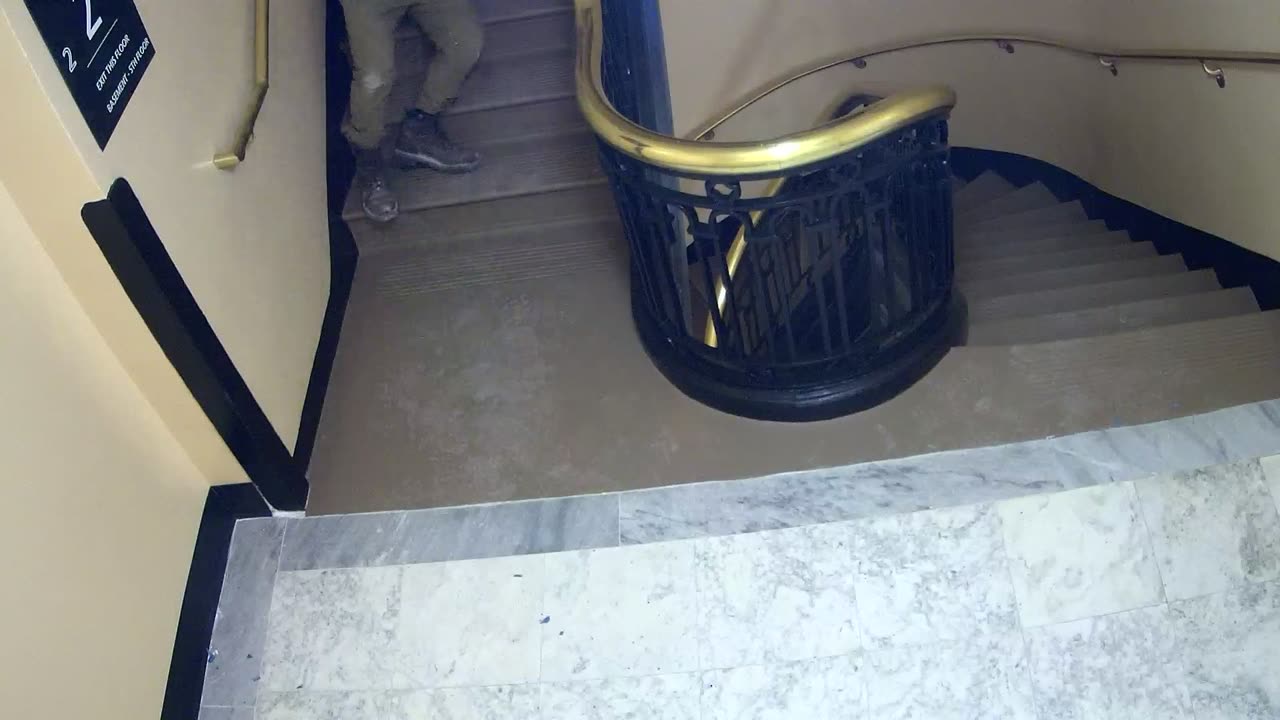 3489CHOB02Stair3_2021-01-06_10h00min01s430ms.mp4