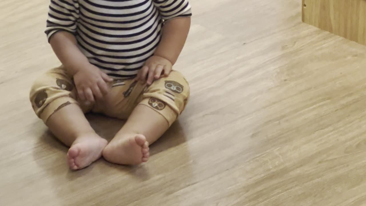 Boy Sees Bubbles For the First Time