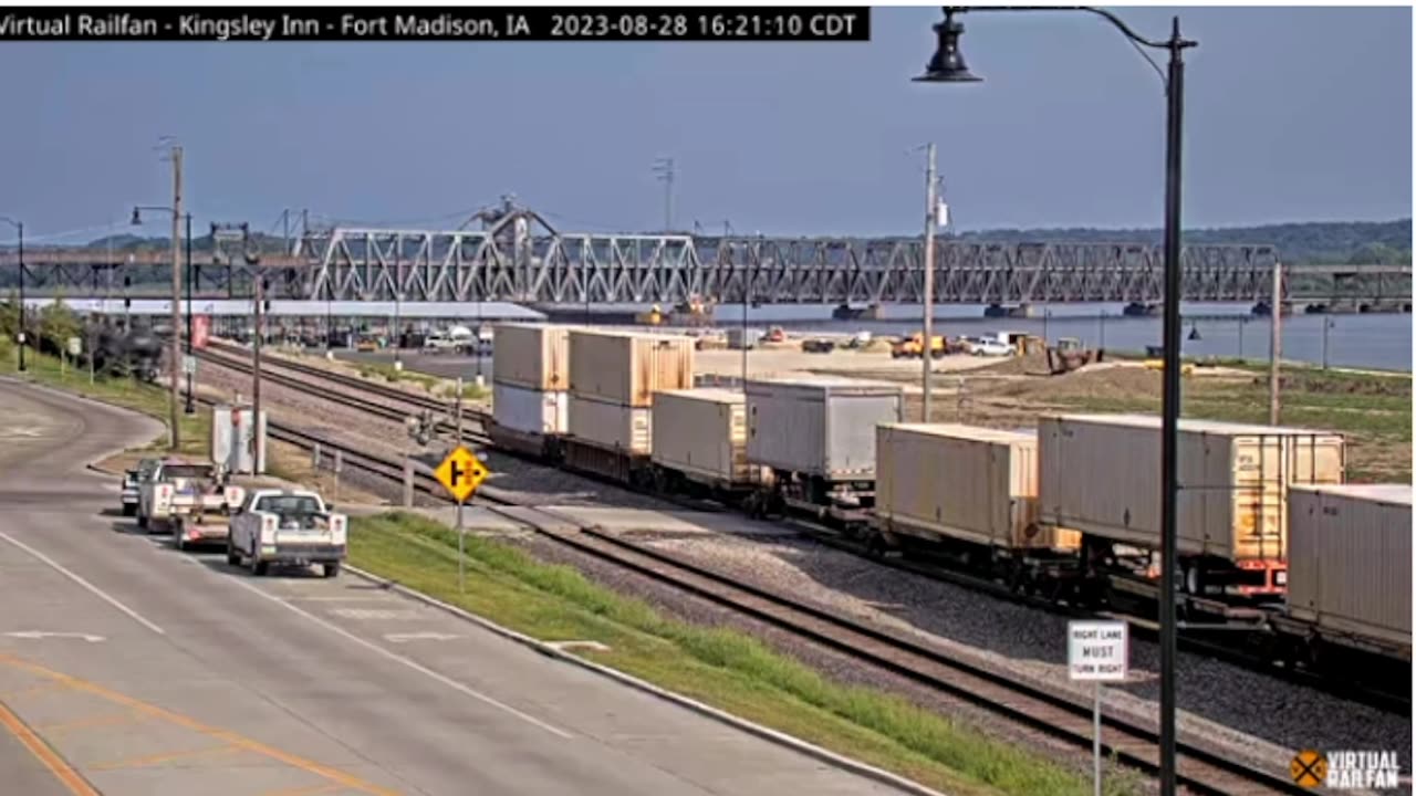 Ft. Madison, Iowa USA | Virtual Railfan LIVE