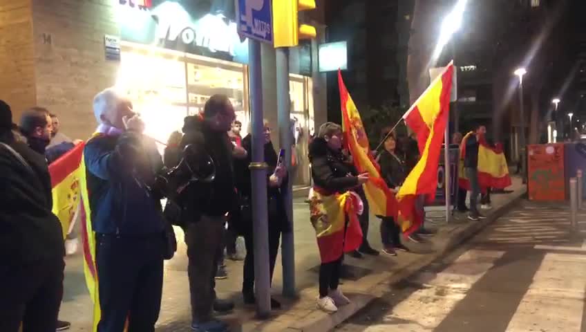 Los catalanes defienden sus libertades en la Avenida de Roma de Tarragona (1)