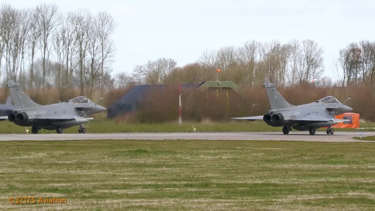 French Navy Rafales Full Afterburner takeoff Frisian Flag Leeuwarden AB