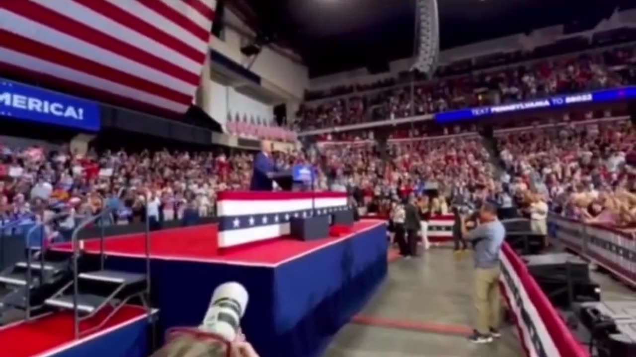 trump-rally-vs-joe-rally-one-is-on-fire-one-is-d