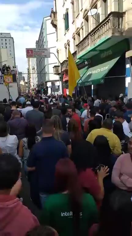 Comerciantes e moradores do Centro de SP protestam contra violência na Cracolândia