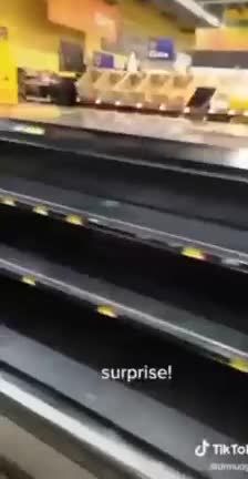 Empty supermarket in Washington DC