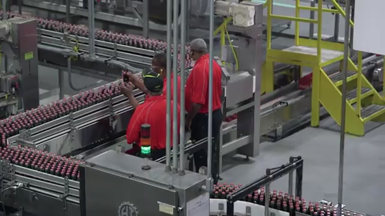 How cocacola is made in factory