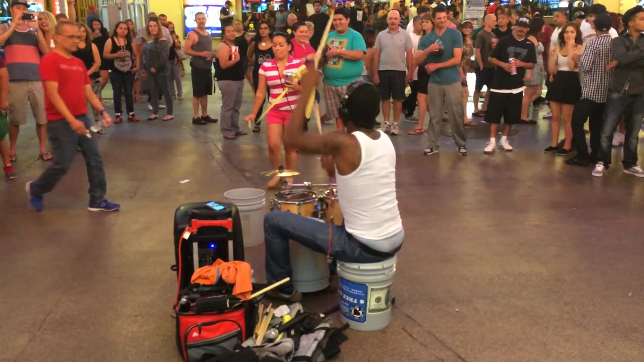 "Street Drummer Beats Buckets – A Powerful Performance You Can't Miss!" 🥁🔥