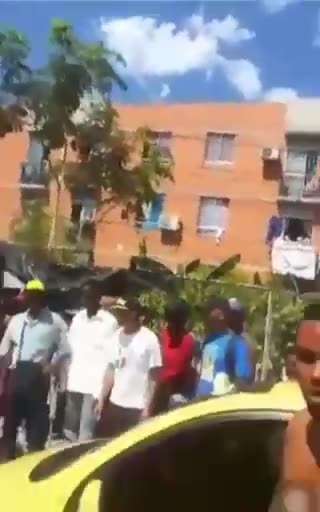 Pelea a golpes en avenida la cordialidad