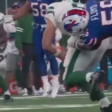 Slow motion of the injury of Aaron Rodgers in his Jets debut