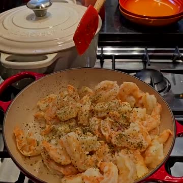 Aproveite o desconto especial nos produtos Le Creuset com o cupom: TOURINHO15