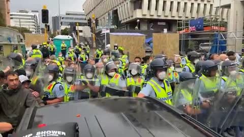 Wellington Parliament = Tianenmen Square 2.0.