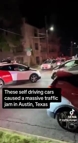 Joni Job - Robotaxis cause a traffic jam in Austin, Texas 🤖🚗