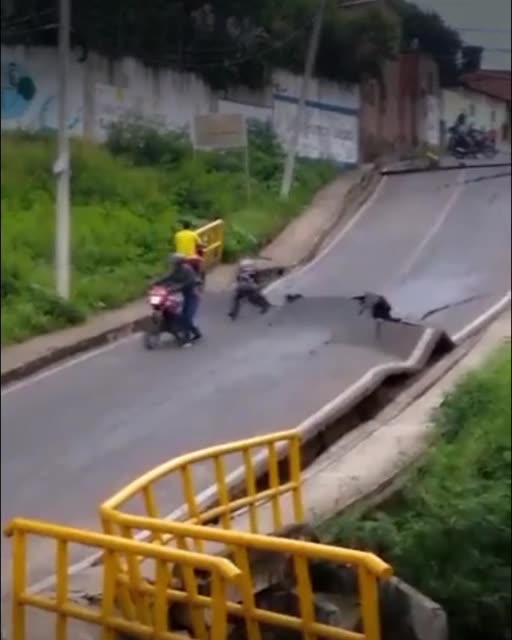 Colapso de puente vehicular en Norte de Santander