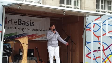 24.09.2021 Kiel - Abschlusskundgebung dieBasis - Karina Reiss