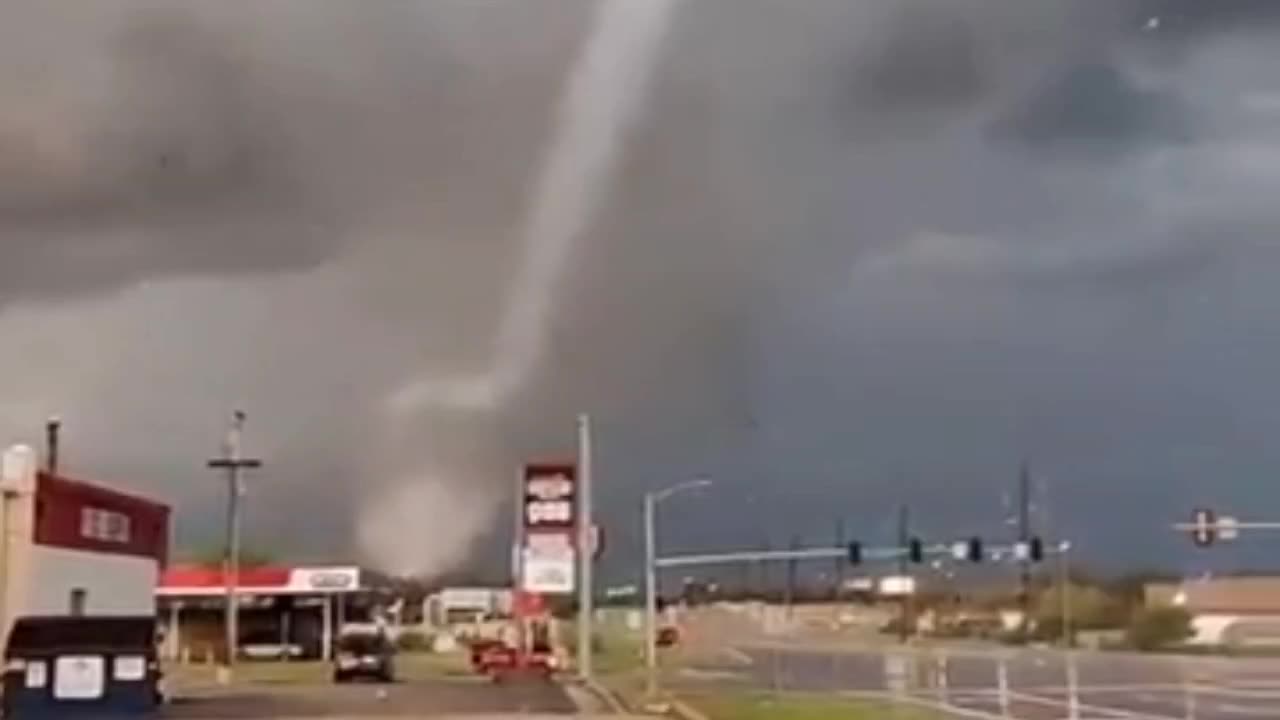 Tornado, windstorm ! 🌪️