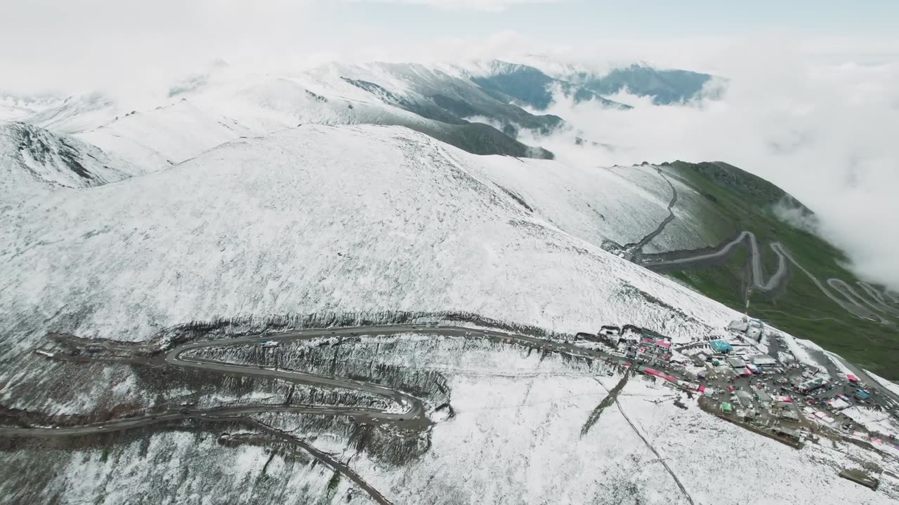 SNOW on Babusar Top Changed EVERYTHING 🇵🇰 EP.04 | North Pakistan Motorcycle Tour