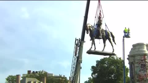 Statue of Confederate Robert E. Lee taken down in Virginia