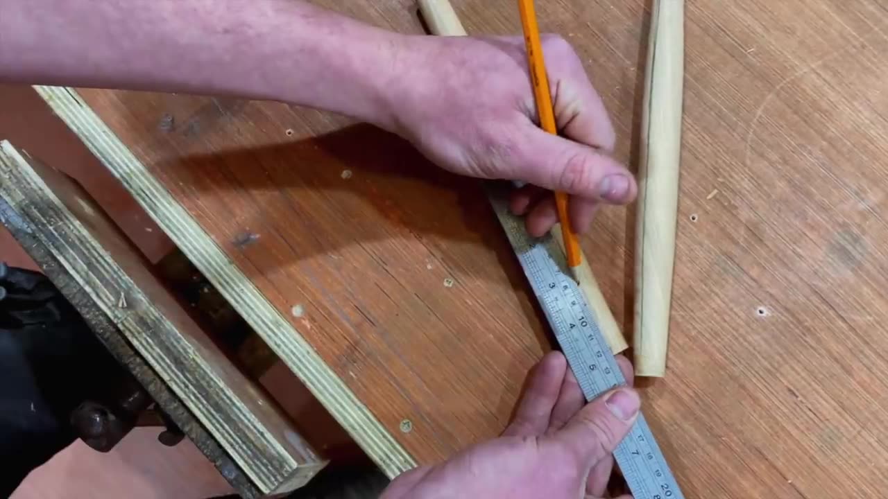 Woodturning - Woven Plywood Stool --- AF inventions / 91