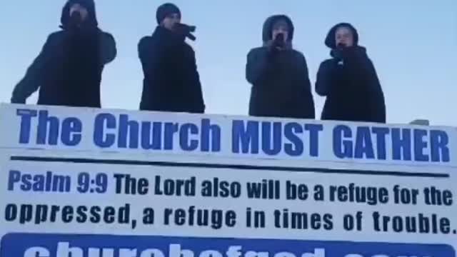 Canadian Pastor Jailed for Defying Lockdown Sings ‘Amazing Grace’ at Border