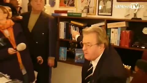 Vadim se lauda ca E CU "PAPA" Paul si Benedict