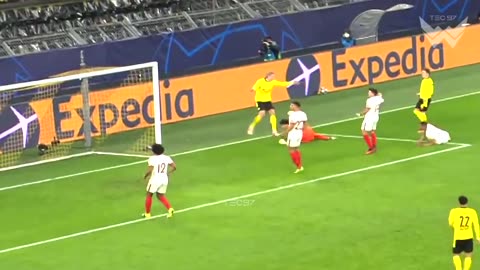 Football moments when 1 vs 1 isn't fair - kopie
