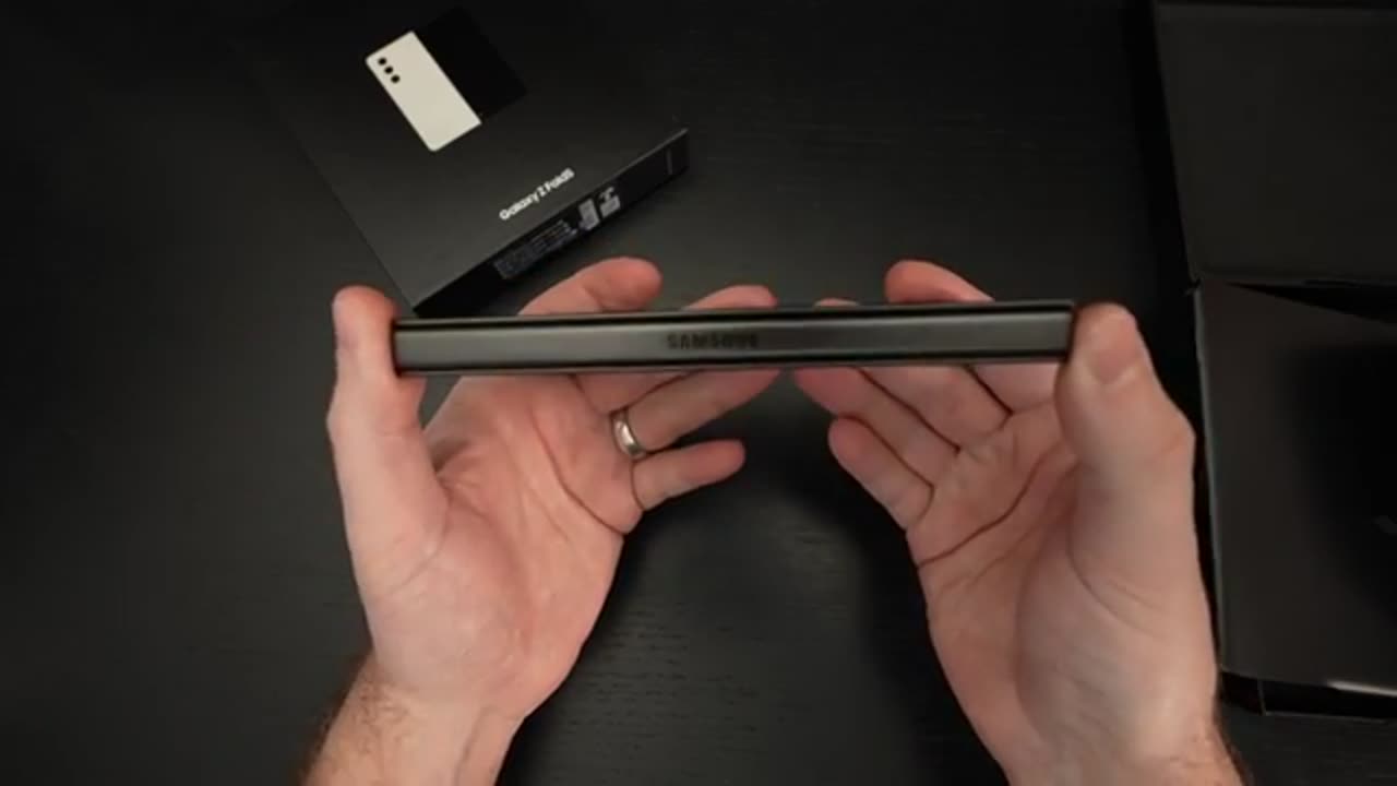 Unboxing Samsung Z Fold 5