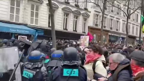 🇫🇷France one step away from civil war. Macron's police beat women and the elderly.