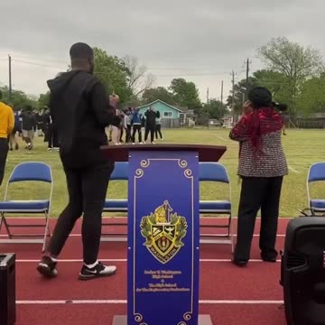 Sheila Jackson Lee Trying To Figure Out How To Wear Her Solar Eclipse Glasses