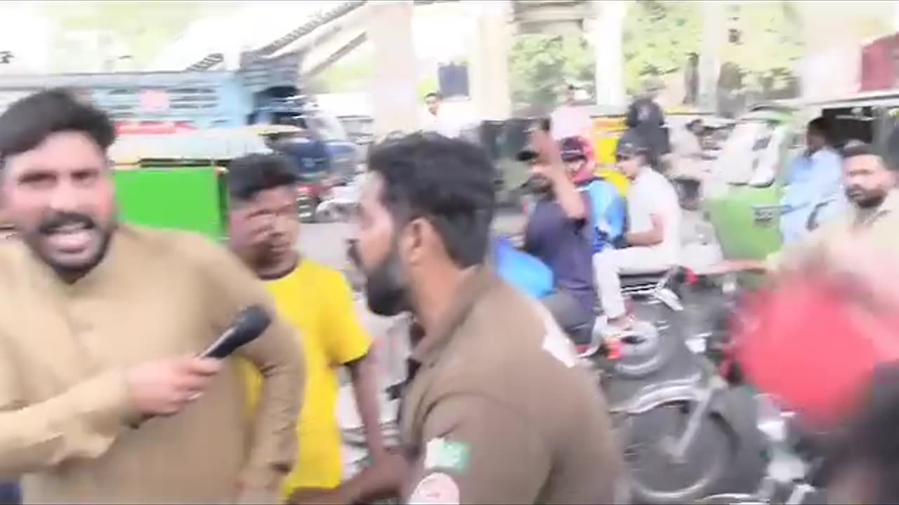 Police officer abusing ig punjab in punjabi